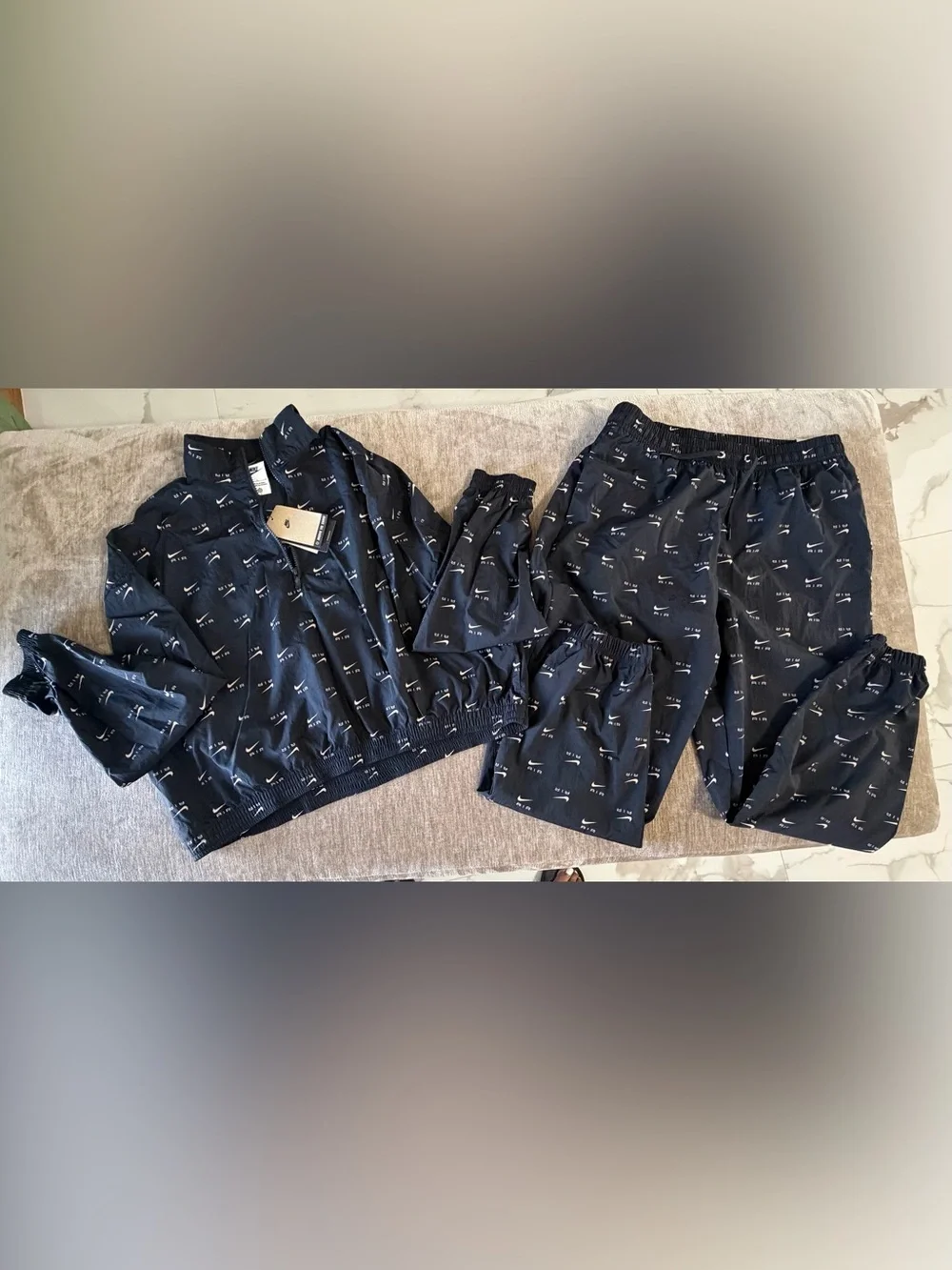 Nike Air Women’s Woven Tracksuit Set Jacket + Jogger Pants Black/White NWT